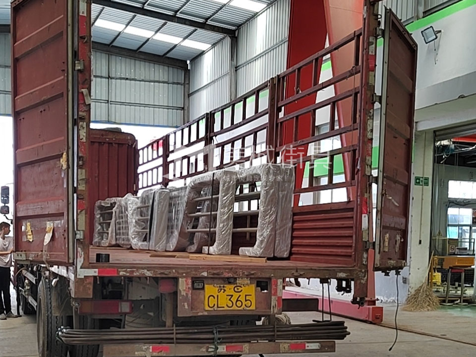 南京道路護(hù)欄發(fā)貨 南京道路護(hù)欄發(fā)貨